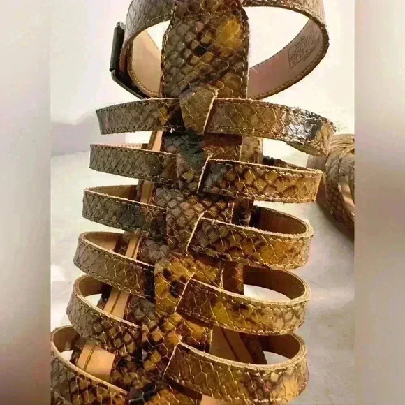 Strappy Heels Snakeskin Design —NEW - Picture 11 of 16